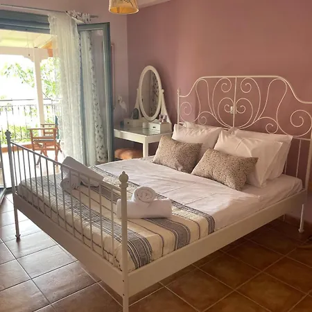 דירה Oak Tree, Sea View Apartment, Karavomylos, Cephalonia קרבומילוס